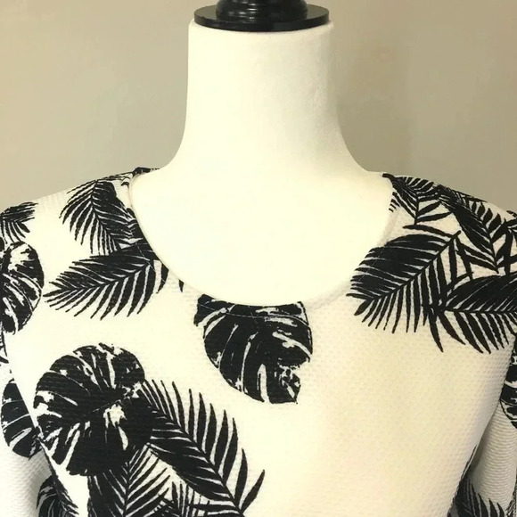 Mandy Evans Palm Leaf Short Sleeve Blouse - Picture 6 of 11